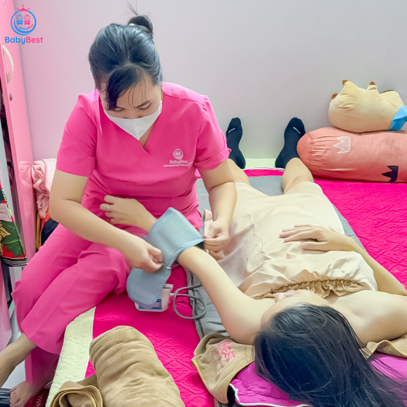 Chăm sóc Mẹ và Bé sau sinh tại nhà - Gói Cơ bản